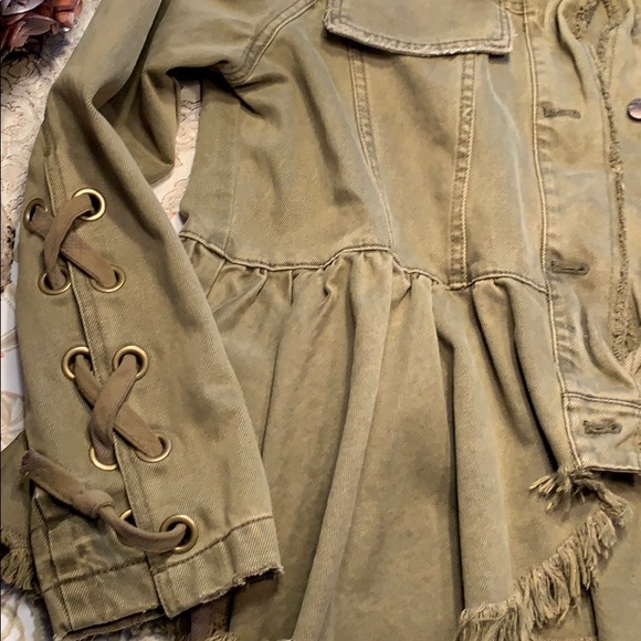 Free people raw edge Jacket size medium - Picture 4 of 10